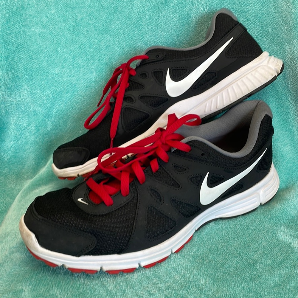Men Nike Revolution 2